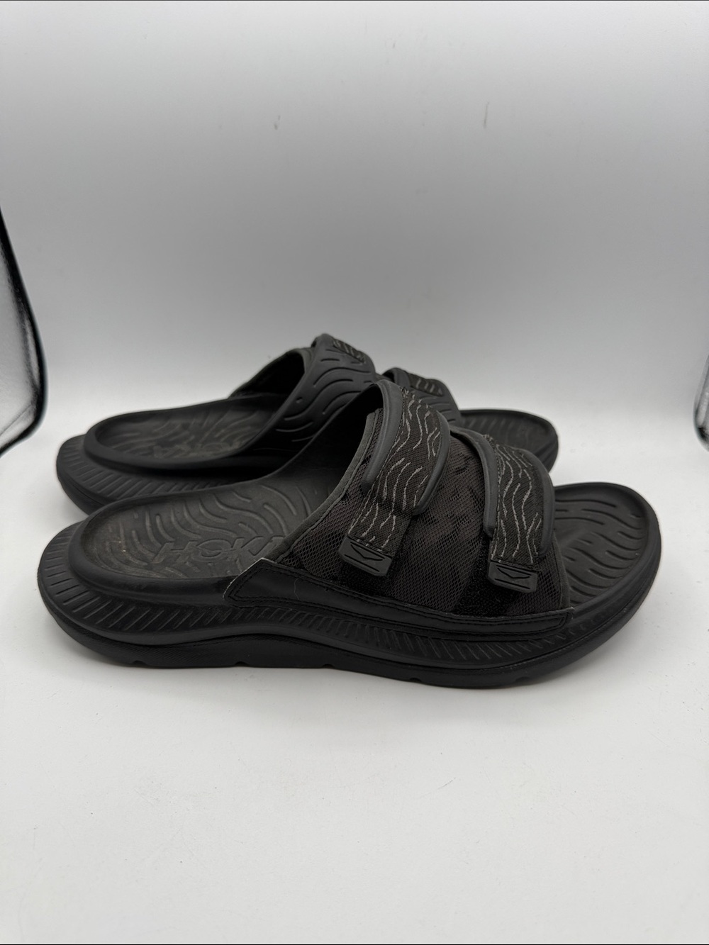 Hoka Men's 8 womens 10 Black Slide Sandals with Adjustable Straps S1